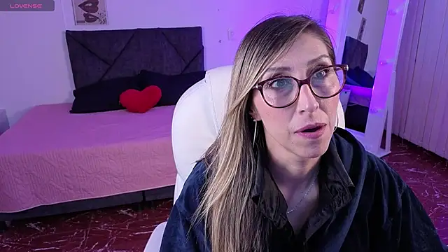 Scarlett 079 online show from May 10, 2026, 11:36 am