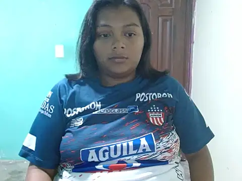 Snapshot of caro_lil chatting on July 10, 2026, 2:44 am caro lil online show from July 10, 2026, 2:44 am