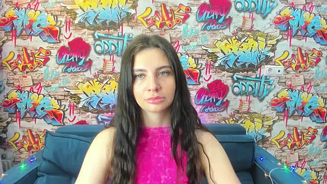 Tina  Fox online show from December 22, 2025, 1:17 am