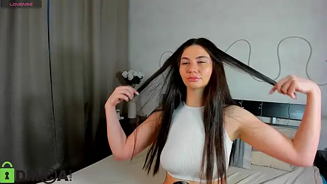 Tina  Fox online show from January 7, 2026, 9:14 am