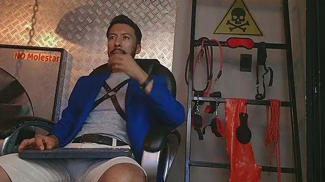 logan mercer online show from December 5, 2025, 3:38 am