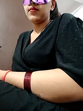 Shivani hotty online show from March 27, 2026, 3:35 pm