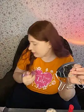 Snapshot of NicollVeys chatting on February 19, 2026, 11:40 am NicollVeys online show from February 19, 2026, 11:40 am