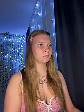 nelli lux  online show from January 19, 2026, 12:03 am