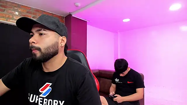 HotThreesoome online show from February 13, 2026, 12:16 pm