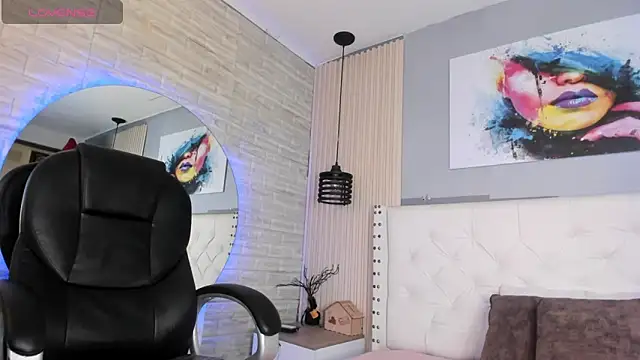 ariana  rosse online show from April 18, 2026, 3:09 am