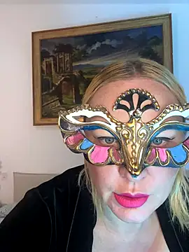  DaLiDa  online show from December 22, 2025, 8:14 am