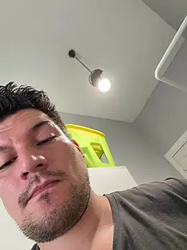 CharlyAlfa22 online show from June 7, 2026, 9:03 am