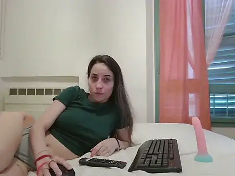 cristinalore online show from July 16, 2026, 4:04 pm