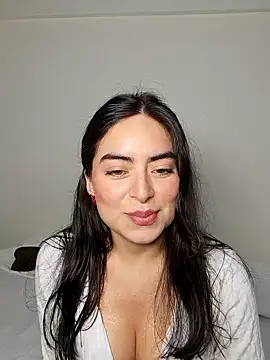 Snapshot of saasha_Petit chatting on February 3, 2026, 10:20 am saasha Petit online show from February 3, 2026, 10:20 am