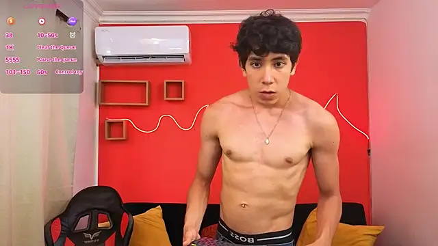 Neo Twink online show from May 26, 2026, 7:23 pm