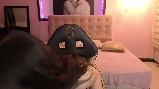 Sara valderrama  online show from March 26, 2026, 1:31 pm