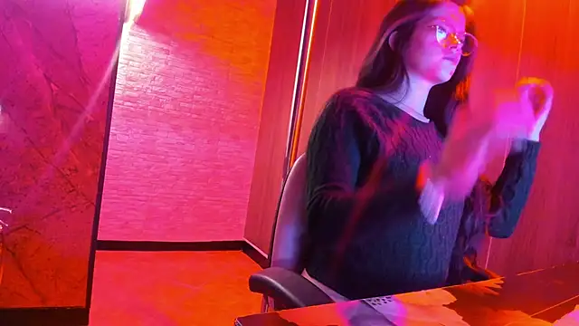 Sara valderrama  online show from January 10, 2026, 2:07 am