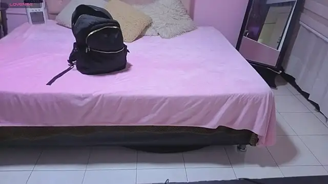 Snapshot of Sara_valderrama_ chatting on May 13, 2026, 12:56 pm Sara valderrama online show from May 13, 2026, 12:56 pm
