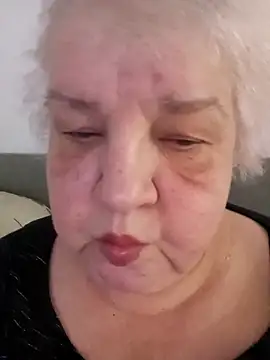 Snapshot of HapinessLovee chatting on March 3, 2026, 9:49 am HapinessLovee online show from March 3, 2026, 9:49 am