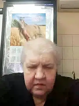 HapinessLovee online show from January 12, 2026, 8:32 am