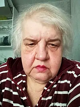 HapinessLovee online show from April 10, 2026, 7:59 am