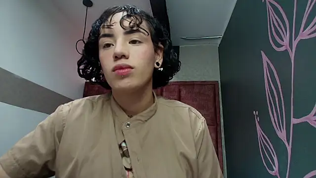 Snapshot of Kiara_Fox__ chatting on May 2, 2026, 9:42 pm Kiara Fox online show from May 2, 2026, 9:42 pm