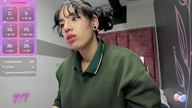 Snapshot of Kiara_Fox__ chatting on April 21, 2026, 1:42 am Kiara Fox online show from April 21, 2026, 1:42 am