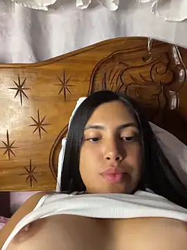  Laurentt  online show from May 5, 2026, 12:57 am