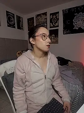 little  ammy online show from April 17, 2026, 12:13 am