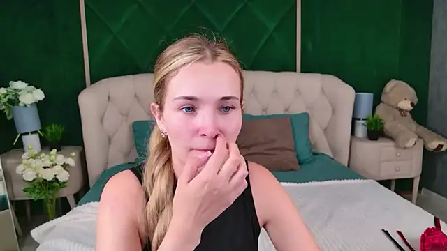 Snapshot of Lina_Sinerz chatting on July 17, 2026, 3:42 pm Lina Sinerz online show from July 17, 2026, 3:42 pm