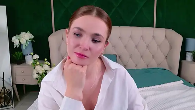 Snapshot of Lina_Sinerz chatting on June 14, 2026, 2:24 am Lina Sinerz online show from June 14, 2026, 2:24 am