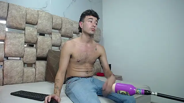 Snapshot of KathyAiden chatting on February 18, 2026, 7:54 pm KathyAiden online show from February 18, 2026, 7:54 pm