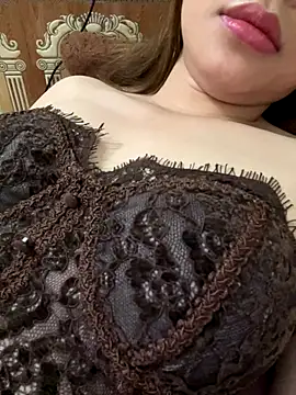 -Moon-20 online show from December 15, 2025, 3:07 pm