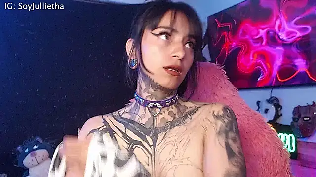 Julls420  online show from February 19, 2026, 3:36 am