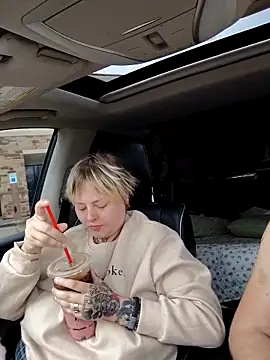 SpiderRose online show from March 5, 2026, 4:03 pm