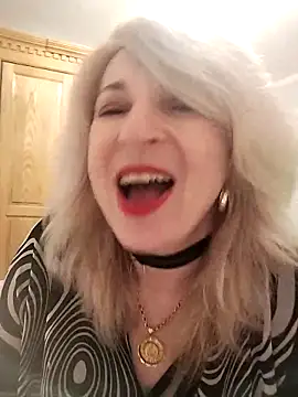 AhlyssaLove1155 online show from February 21, 2026, 6:32 pm