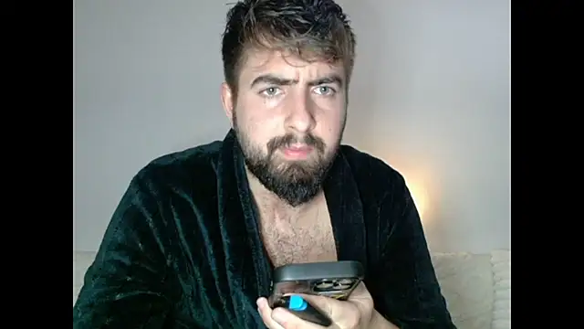 iigabi online show from December 5, 2025, 7:34 pm