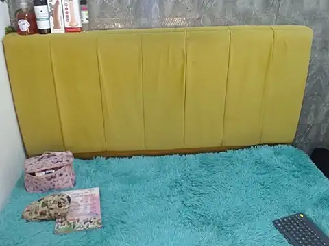 alunnaclarkcm online show from January 13, 2026, 3:21 am