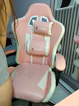 lilly dang online show from December 20, 2025, 10:18 am