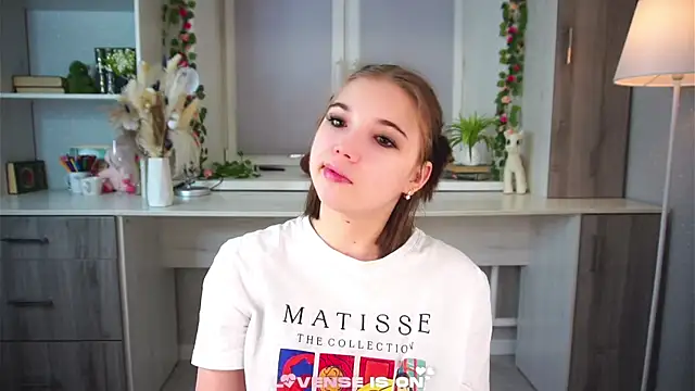 Snapshot of SolBurri chatting on December 22, 2025, 1:06 am SolBurri online show from December 22, 2025, 1:06 am