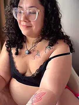 Snapshot of VanesssaMilf_ chatting on May 5, 2026, 12:08 pm VanesssaMilf online show from May 5, 2026, 12:08 pm