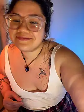 Snapshot of VanesssaMilf_ chatting on May 9, 2026, 8:07 am VanesssaMilf online show from May 9, 2026, 8:07 am