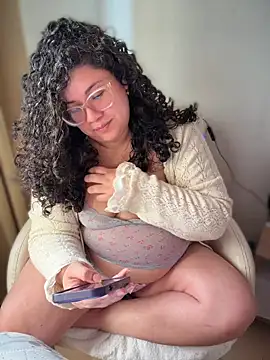 VanesssaMilf  online show from June 17, 2026, 11:42 am