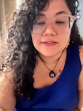 VanesssaMilf  online show from April 13, 2026, 8:46 pm