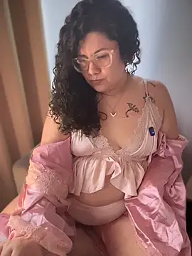 VanesssaMilf  online show from December 17, 2025, 3:28 pm