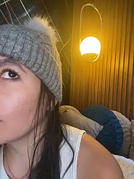 ValentinaEliot online show from April 4, 2026, 4:24 pm