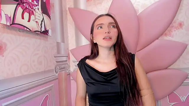 valeriecute18 online show from April 13, 2026, 3:32 am