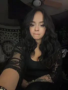 Snapshot of ellrxse chatting on December 23, 2025, 4:45 am ellrxse online show from December 23, 2025, 4:45 am