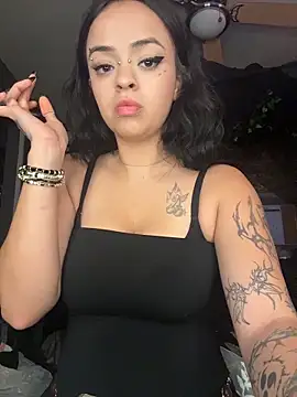 Snapshot of ellrxse chatting on December 21, 2025, 7:21 am ellrxse online show from December 21, 2025, 7:21 am