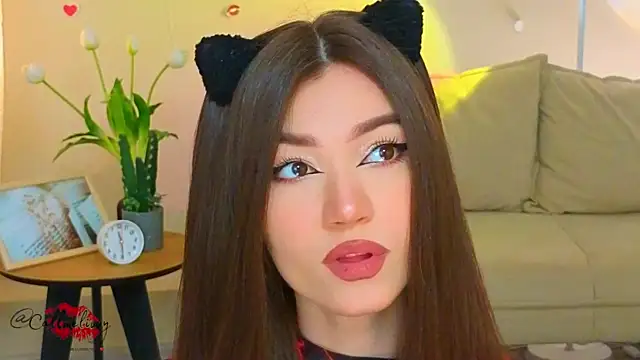 oliviaah  online show from April 2, 2026, 3:19 pm