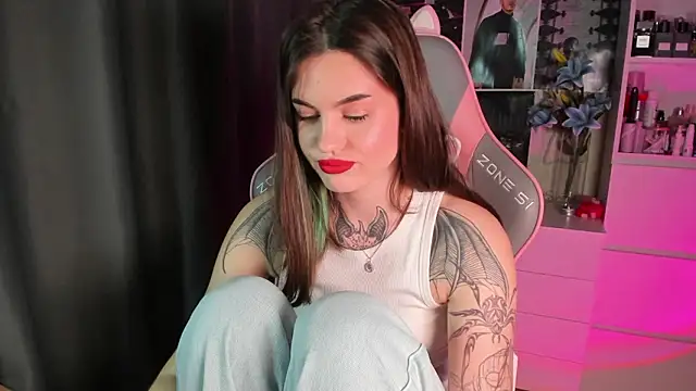 NikkieKitty online show from March 19, 2026, 1:44 pm