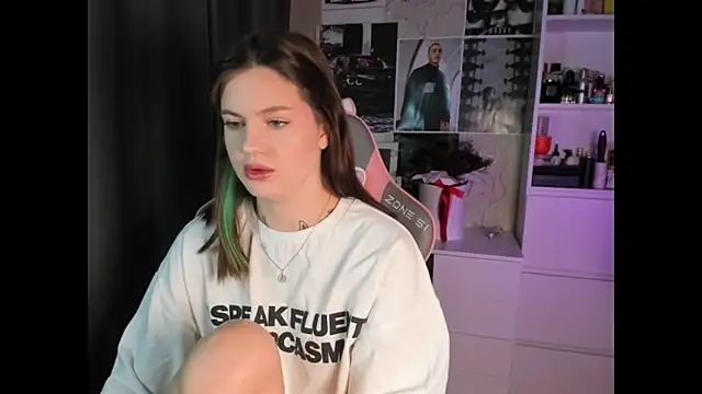 NikkieKitty online show from January 17, 2026, 1:37 pm