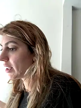 Snapshot of CelestialRuby chatting on November 16, 2025, 4:01 pm CelestialRuby online show from November 16, 2025, 4:01 pm