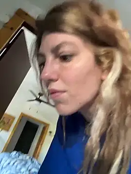 Snapshot of CelestialRuby chatting on October 4, 2025, 7:59 pm CelestialRuby online show from October 4, 2025, 7:59 pm